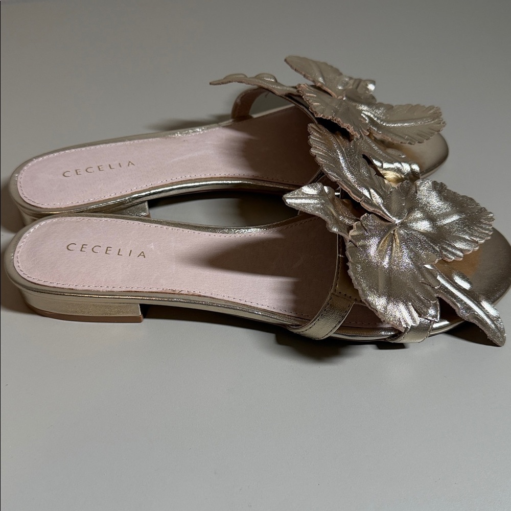 Cecelia New York Lila Gold Metallic Leather Flower Ornament Slides SZ 9.5 New - Picture 3 of 8